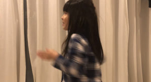 走っている女の子