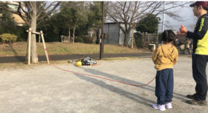 長縄をする女の子